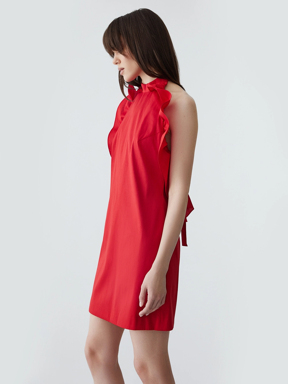 картинка платье с открытой спиной и воланом от магазина Solo-U.ru