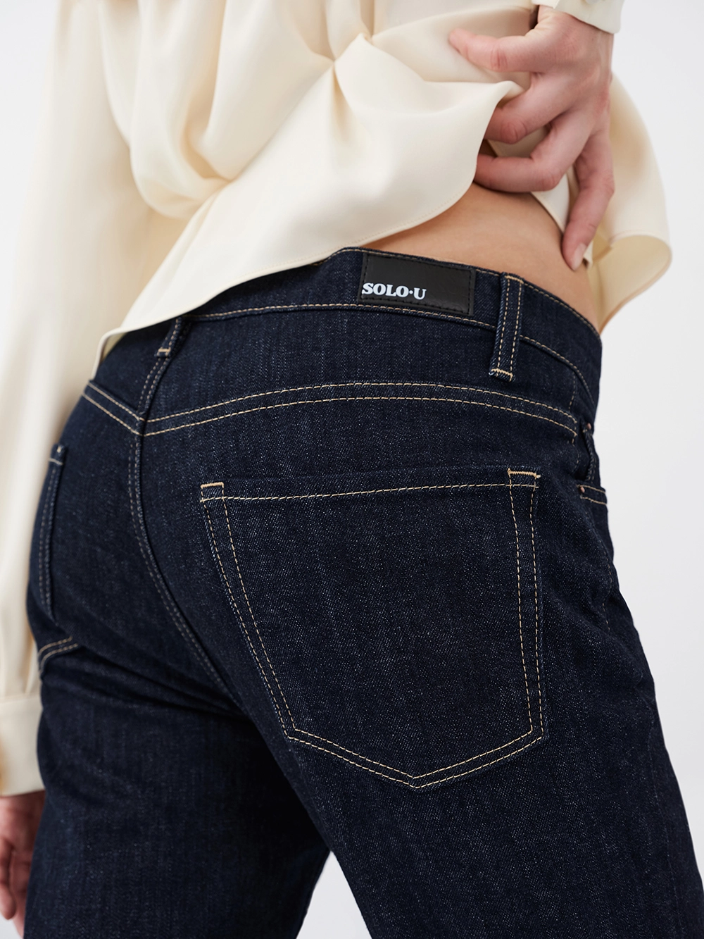 картинка джинсы с низкой посадкой от магазина Solo-U.ru
