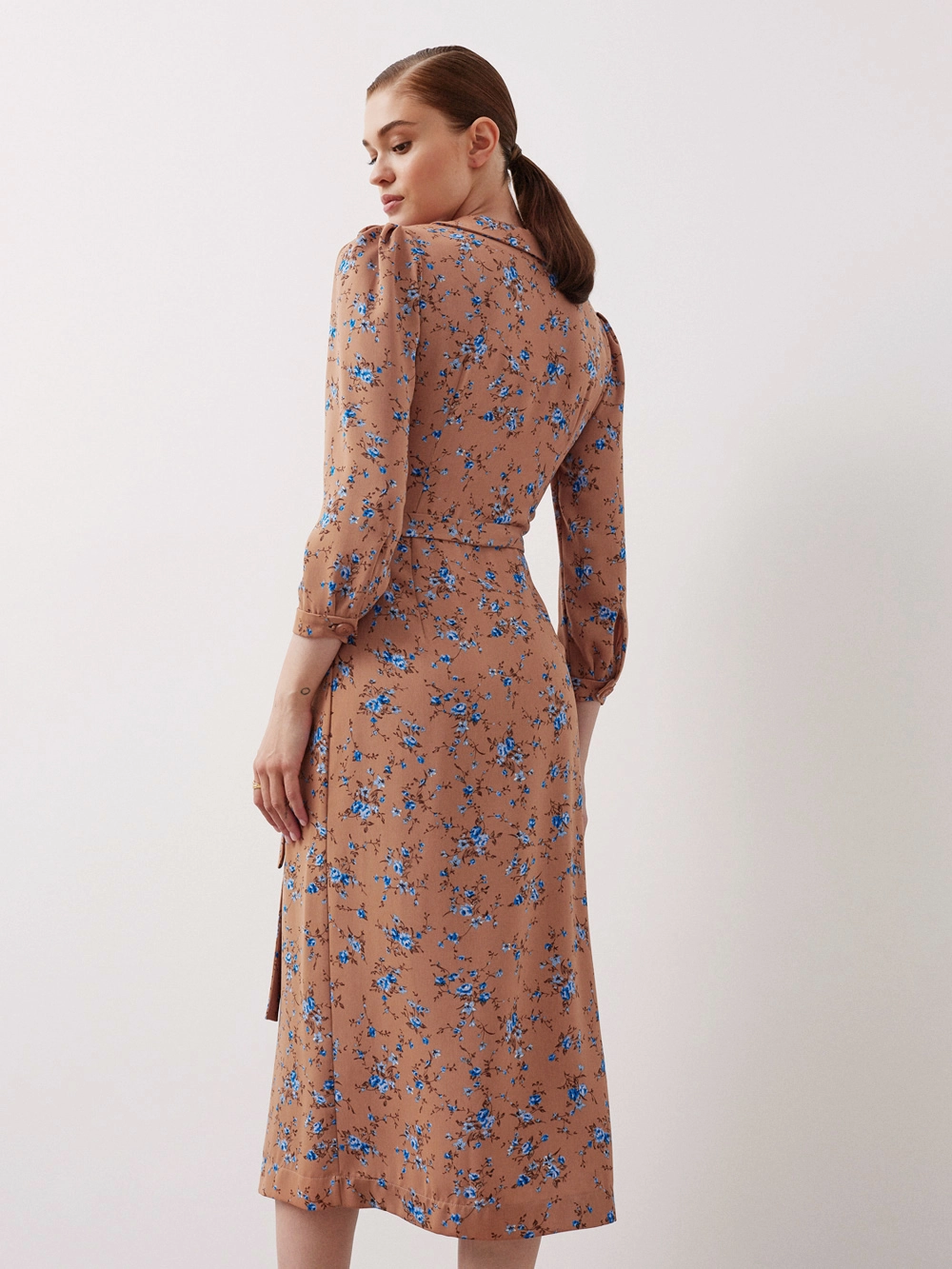 картинка платье с овальным вырезом от магазина Solo-U.ru