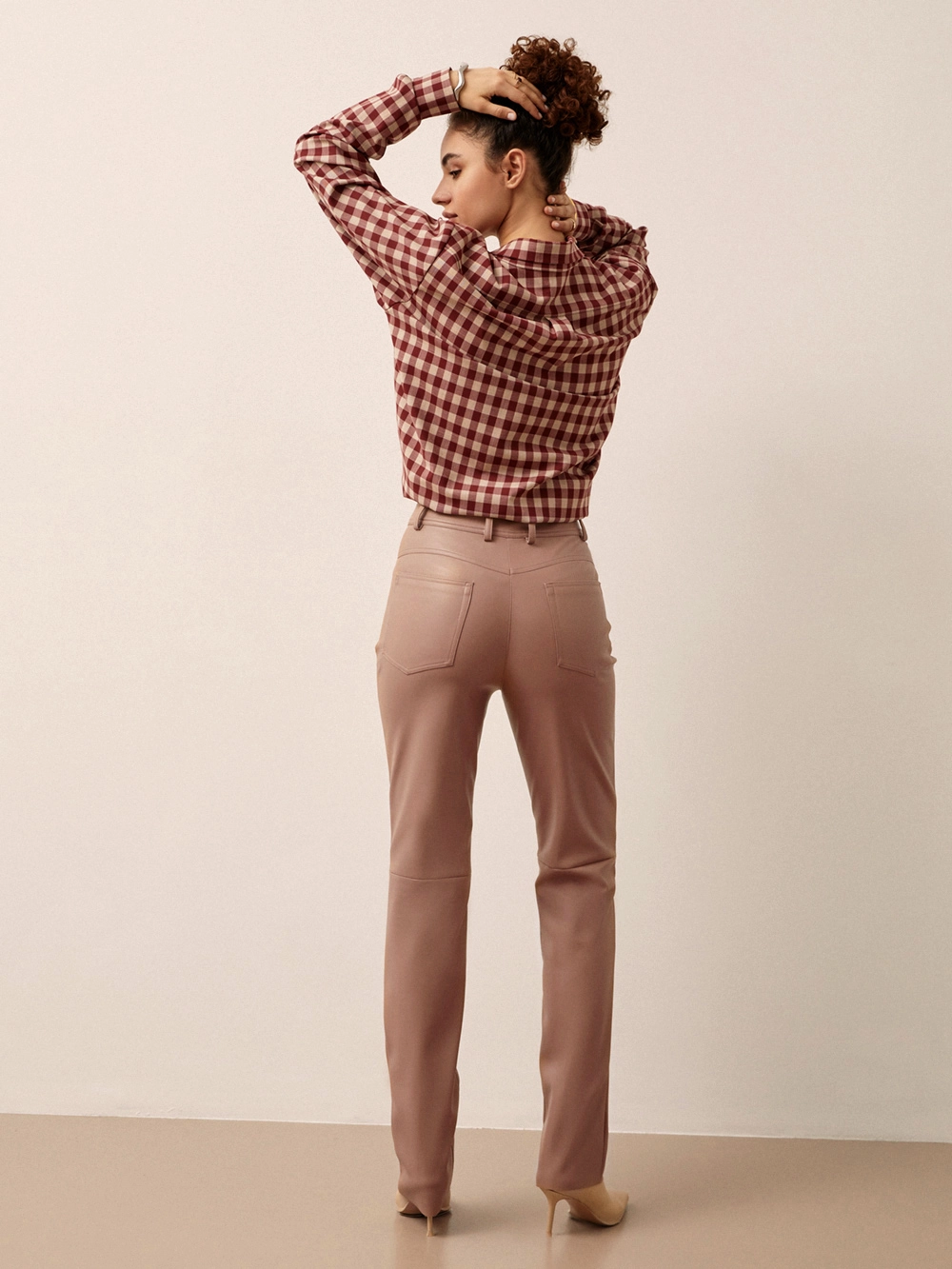 картинка брюки из экокожи от магазина Solo-U.ru