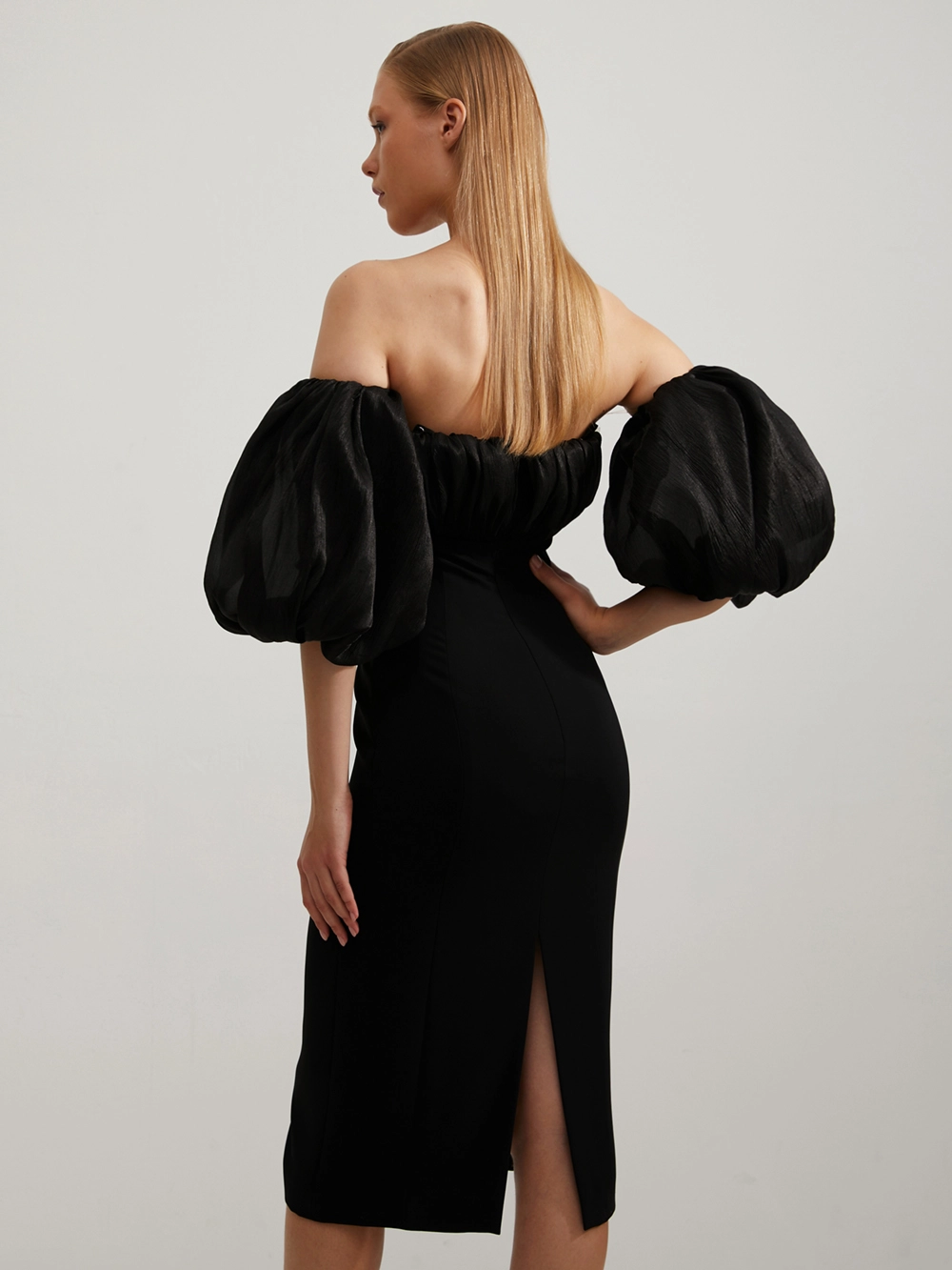 картинка платье-футляр с жатой вуалью от магазина Solo-U.ru