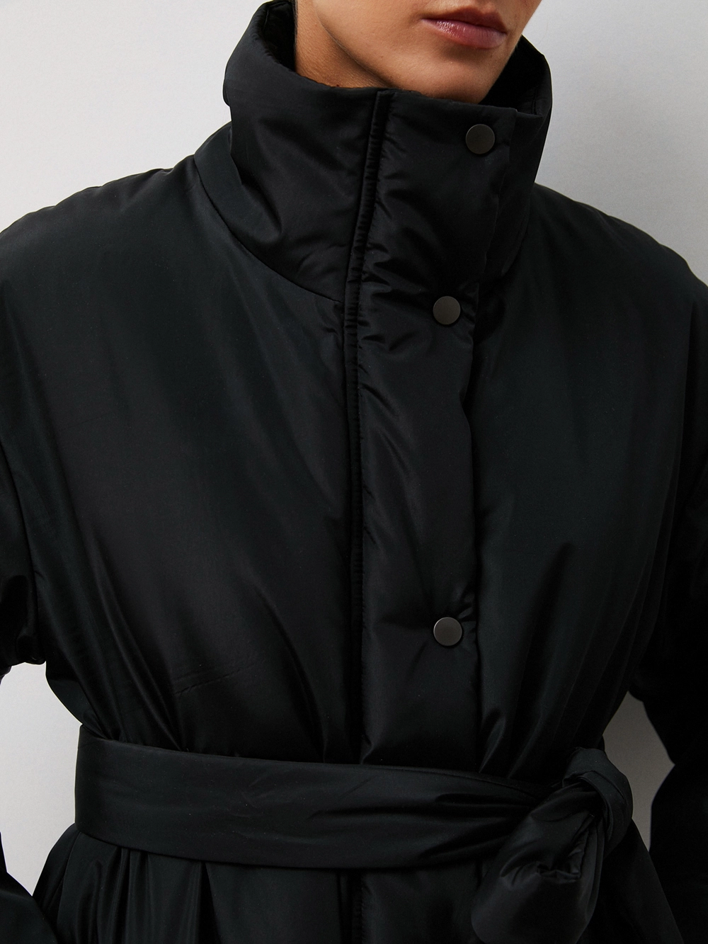 картинка пальто на молнии и кнопках от магазина Solo-U.ru