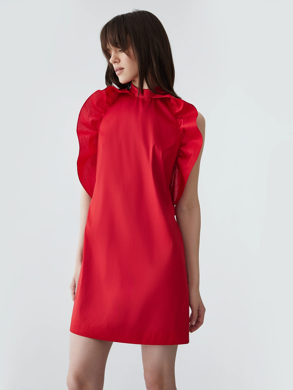 картинка платье с открытой спиной и воланом от магазина Solo-U.ru