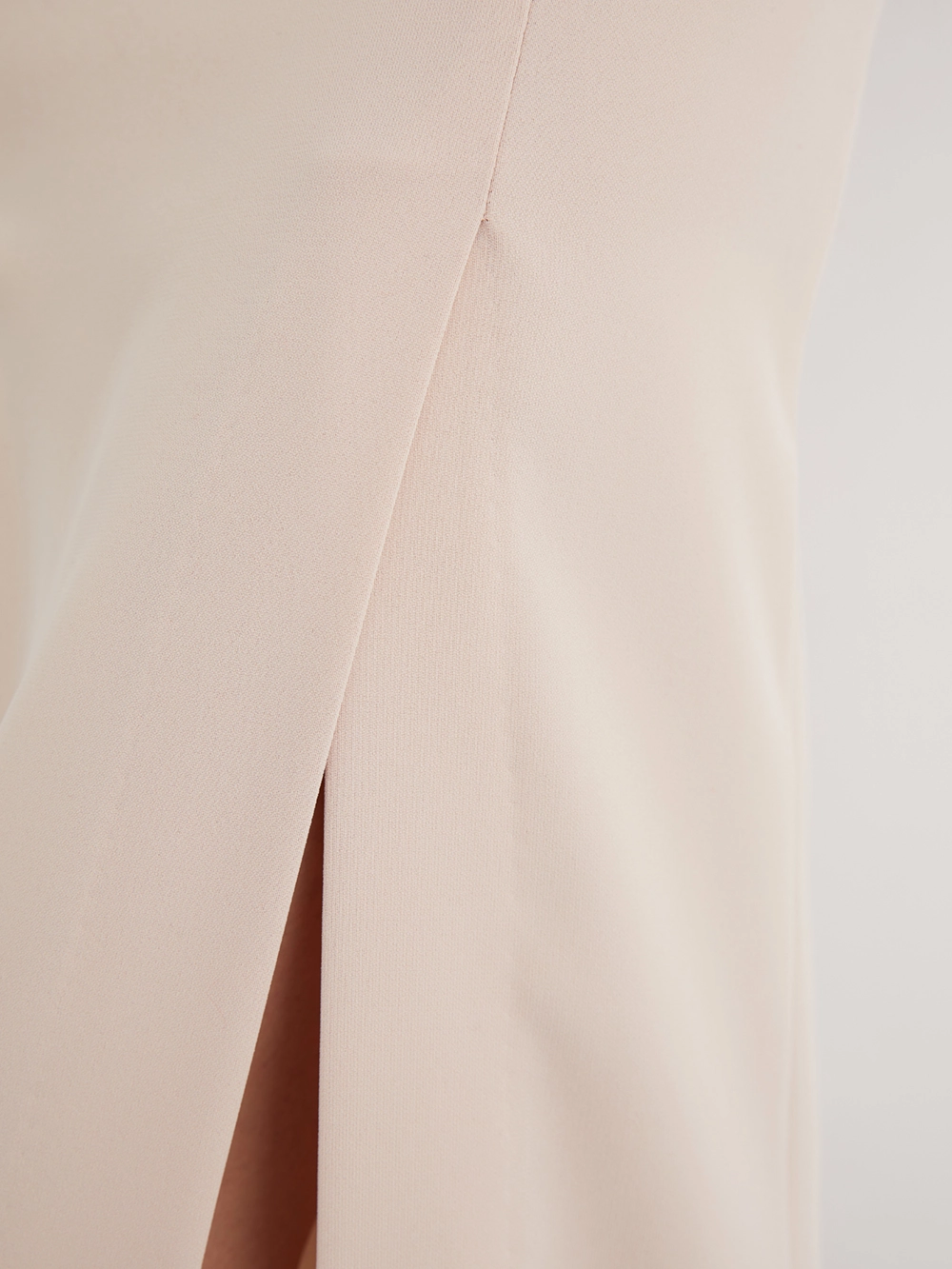 картинка юбка миди с асимметричными разрезами от магазина Solo-U.ru