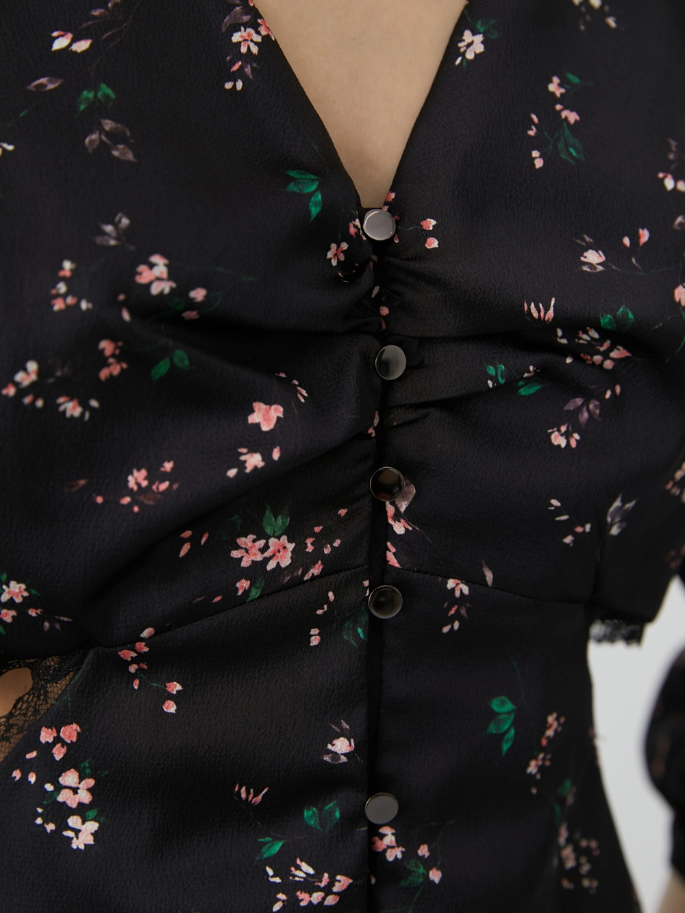 картинка платье миди с вырезами на талии от магазина Solo-U.ru